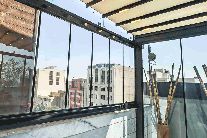 پنجره جامبالکنی شیشه جامبالکنی سازه متحرک سایه سان